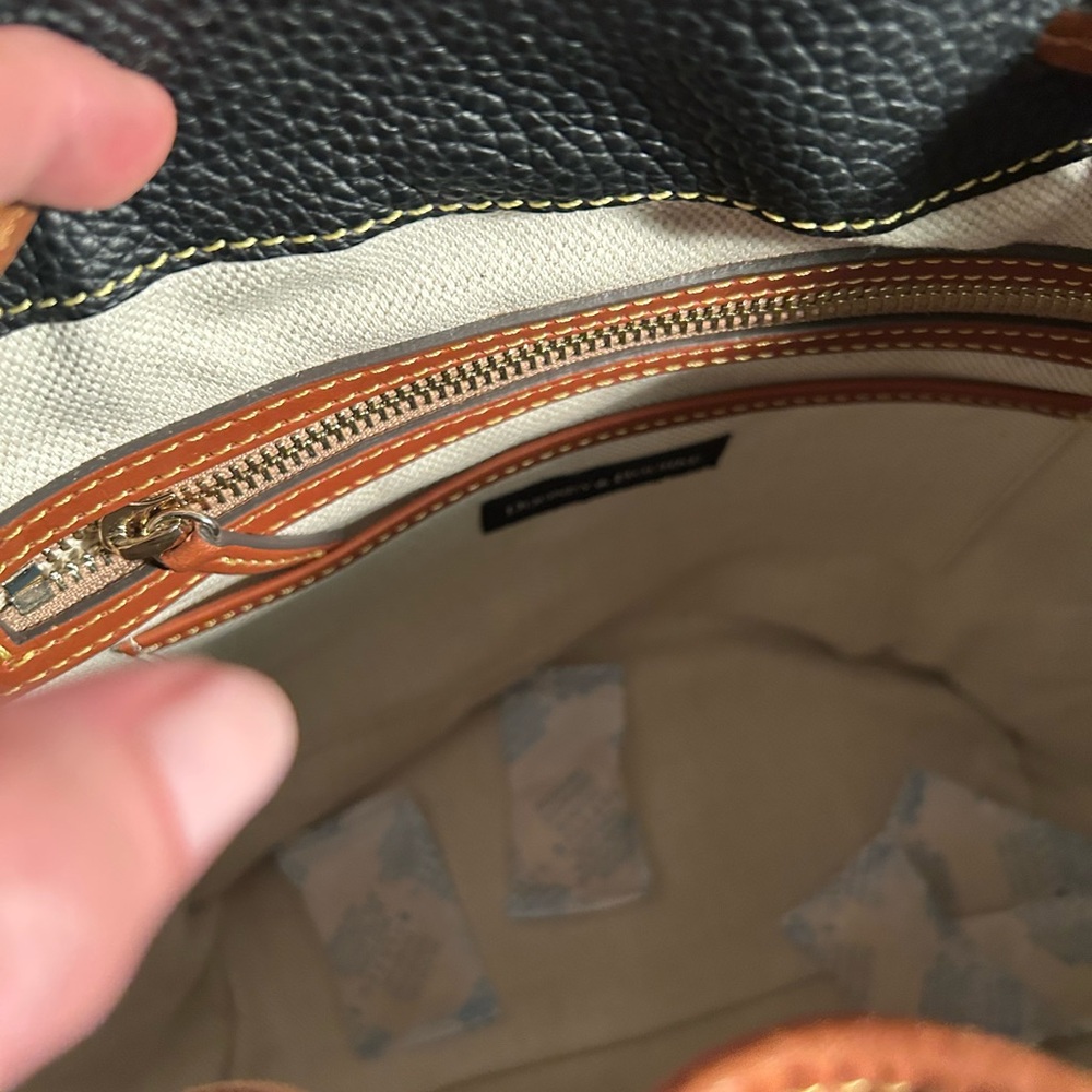 Dooney & Bourke Black & Brown Messenger Shoulder Bag wi/Wristlet Pebbled Leather - Picture 11 of 14